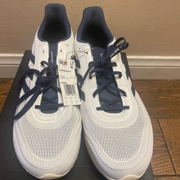 Adidas Supernova Off White/Navy Size 14 Brand New - Picture 3 of 5